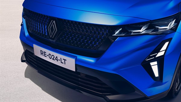 Renault Rafale full hybrid E-Tech - predictive variable shock absorption