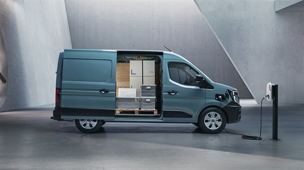 1,312 mm sliding side opening - Renault Master