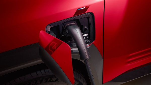 optimised charging on the road - Renault 4 E-Tech electric