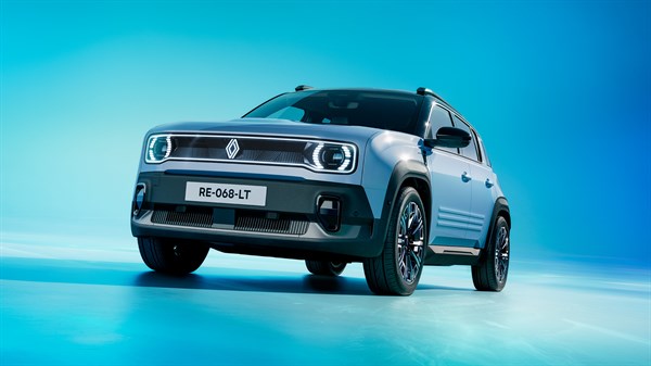 Renault 4 E-Tech electric for business customers