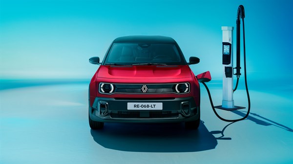 DC fast charging - Renault 4 E-Tech electric