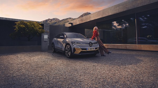  Renault Megane E-Tech 100% electric - Mobilize power solutions
