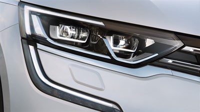 Renault KOLEOS - Signature lumineuse avant à LED en forme de "C"