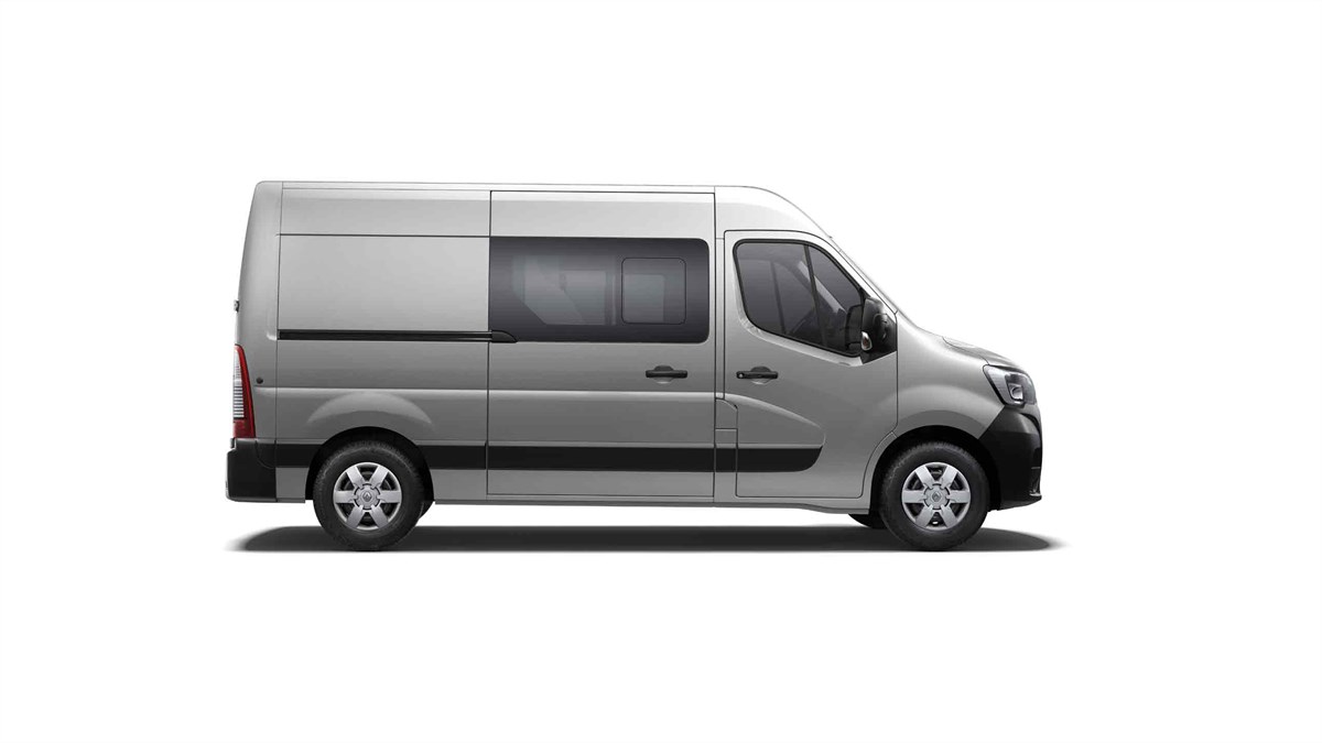 new renault master crew van